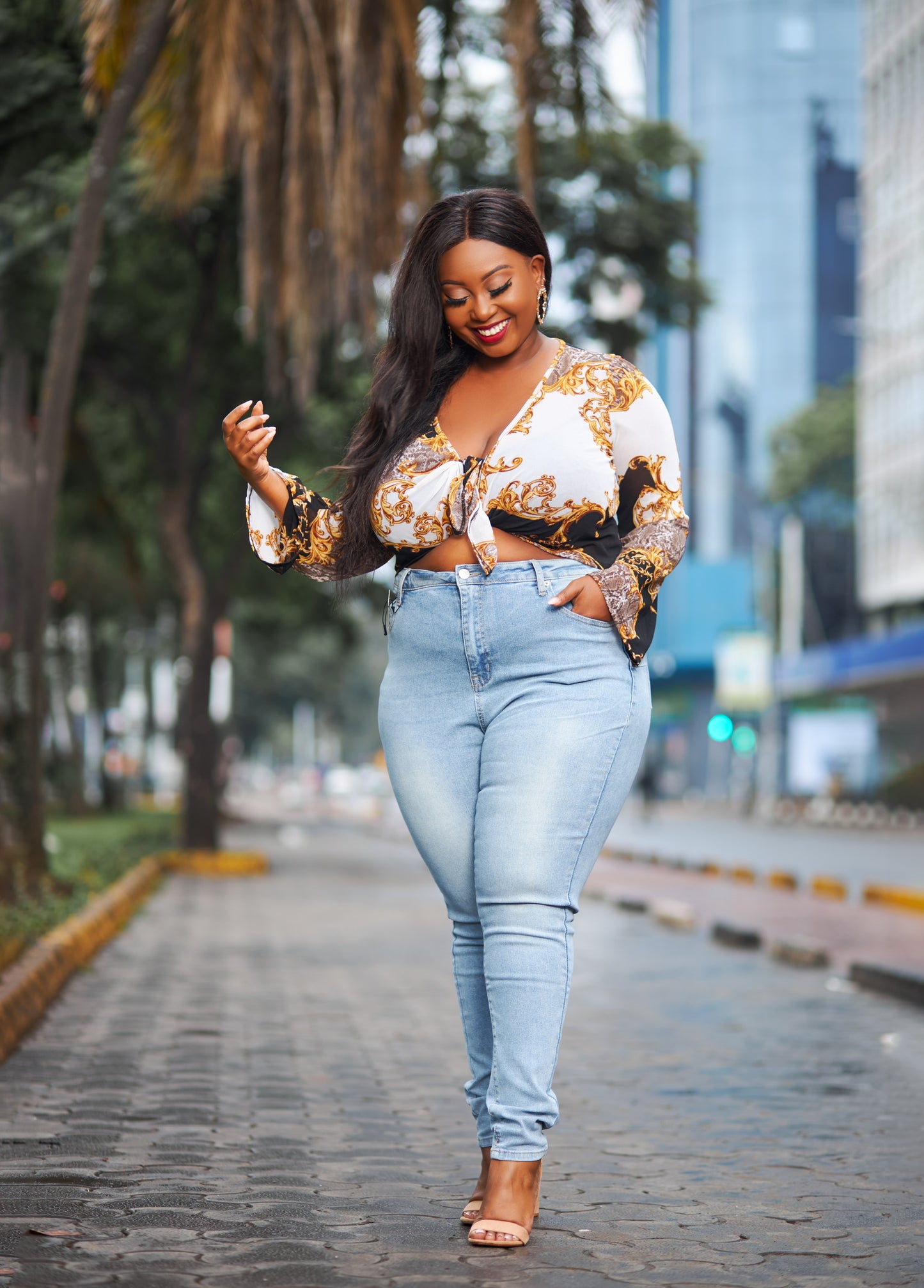 Sculpting High Rise Stretch Skinny Jeans